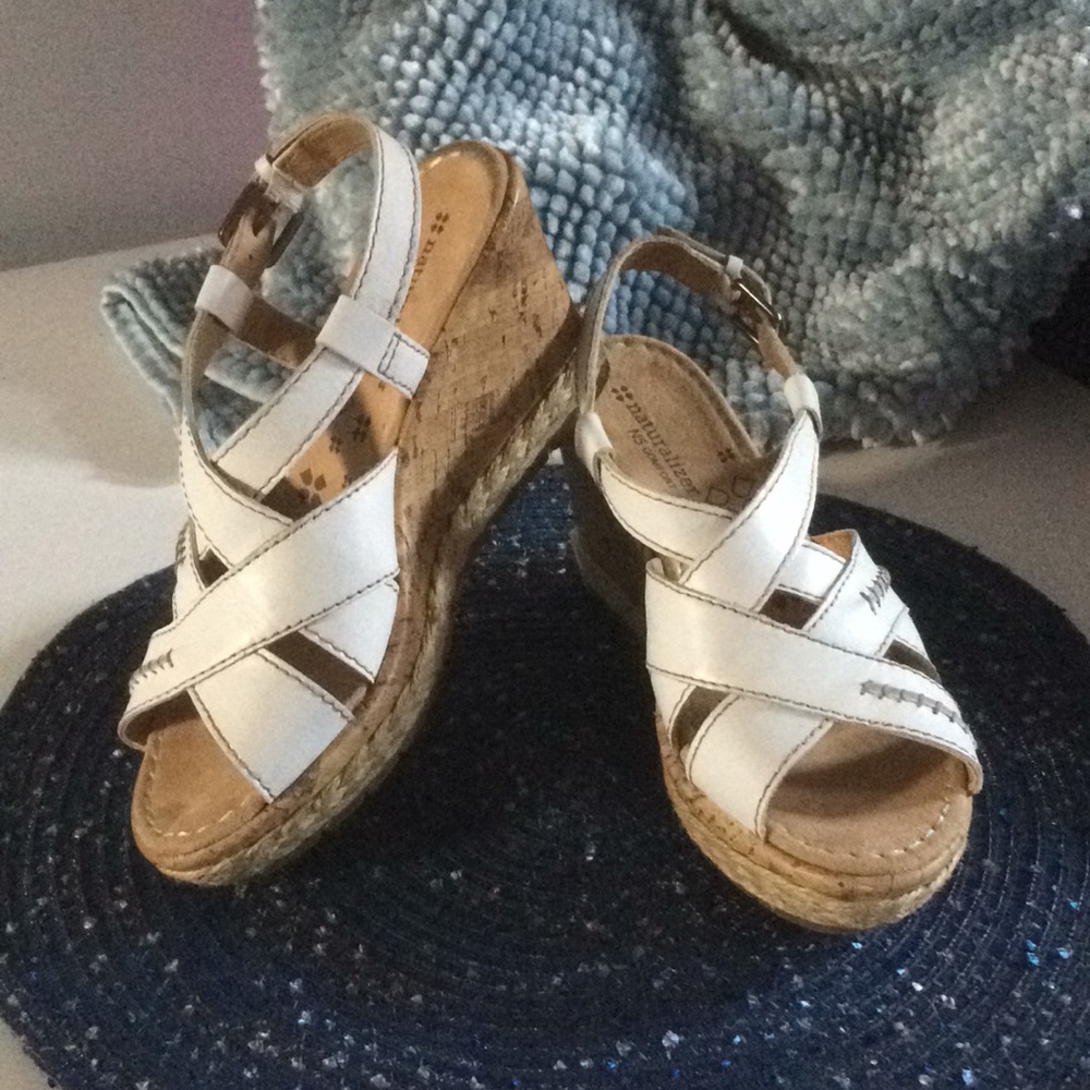 Naturalizer wedges